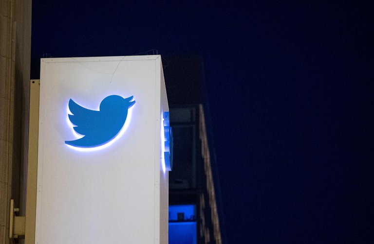 Twitter Drops Its Lawsuit Against The US Government A Day After Filing