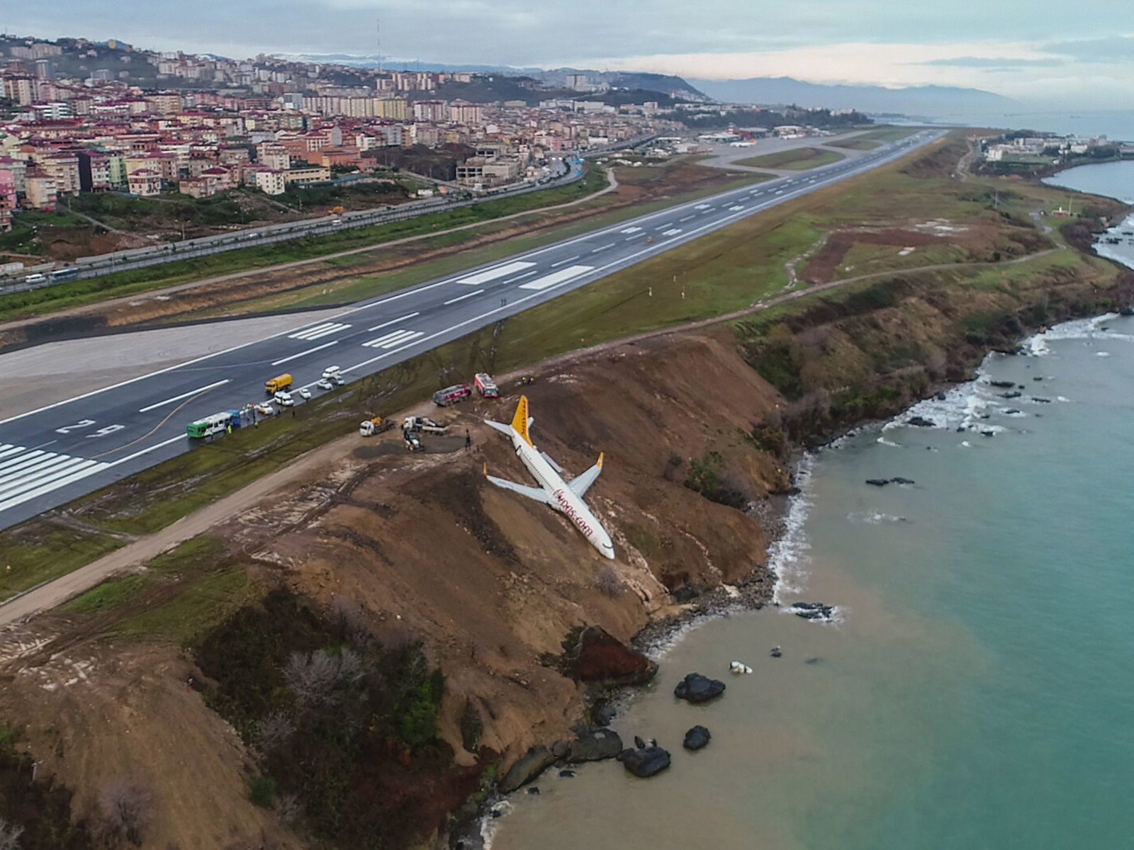 Turkish Plane Skids Off Runway, Dangles Off Cliff
