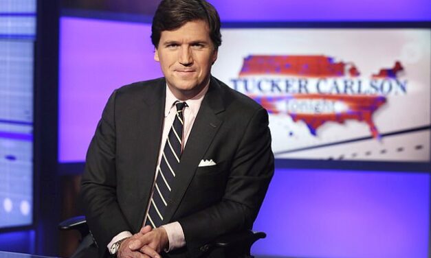 <strong>Tucker Carlson OUT Of FOX News!</strong>